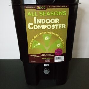 All Seasons Kitchen Indoor Compster with Compost Accelerator- new